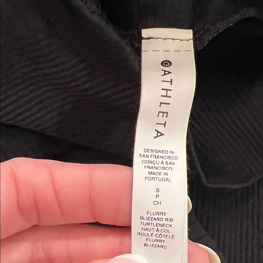 Athleta Black Long Sleeve Ribbed Turtleneck Top - Picture 3 of 5